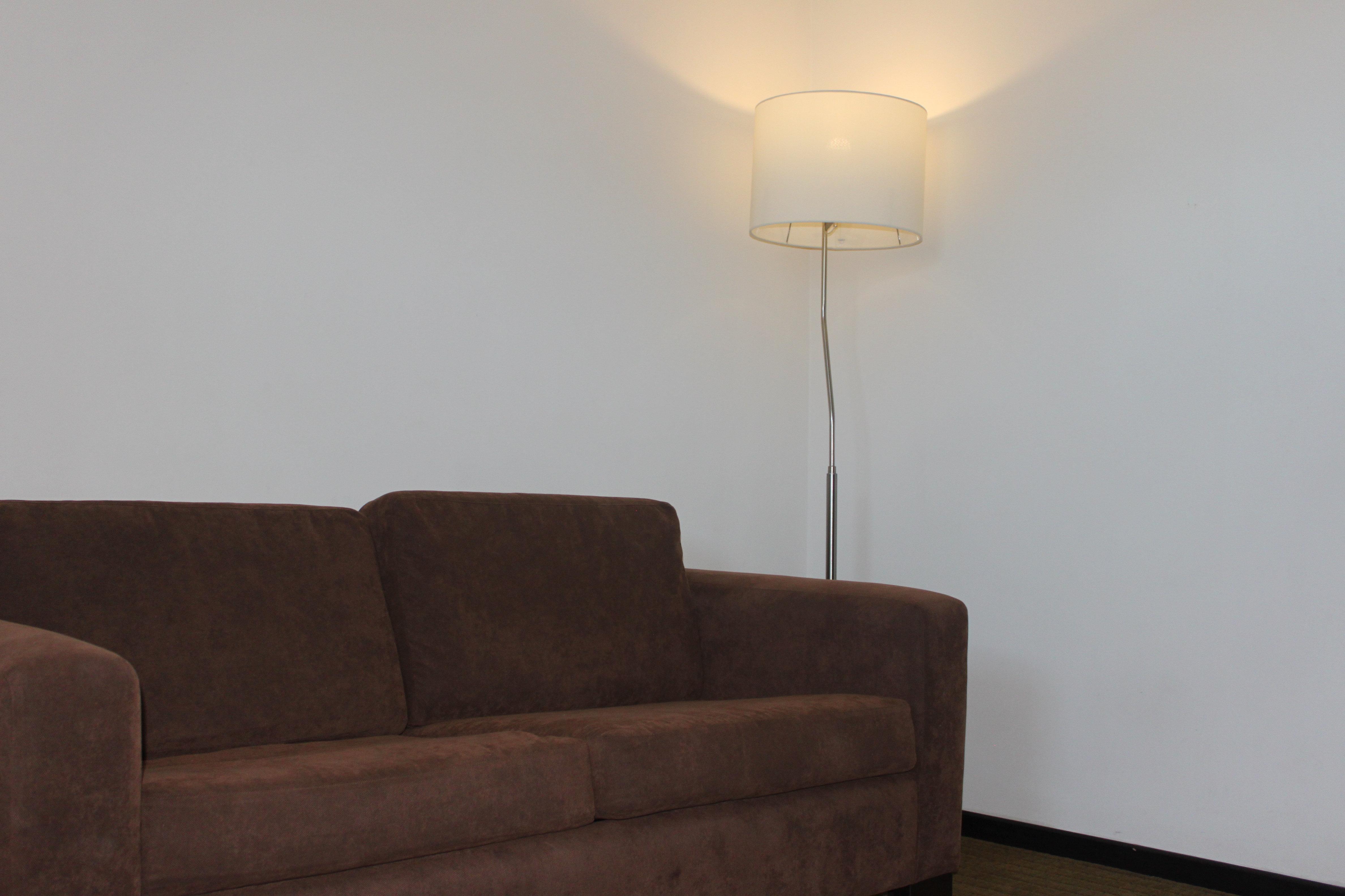 Holiday Inn Express Guaymas By Ihg Zewnętrze zdjęcie A floor lamp