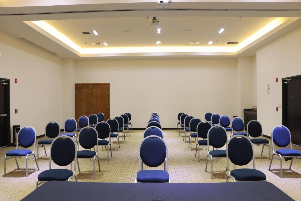 Holiday Inn Express Guaymas By Ihg Zewnętrze zdjęcie A meeting room at the hotel