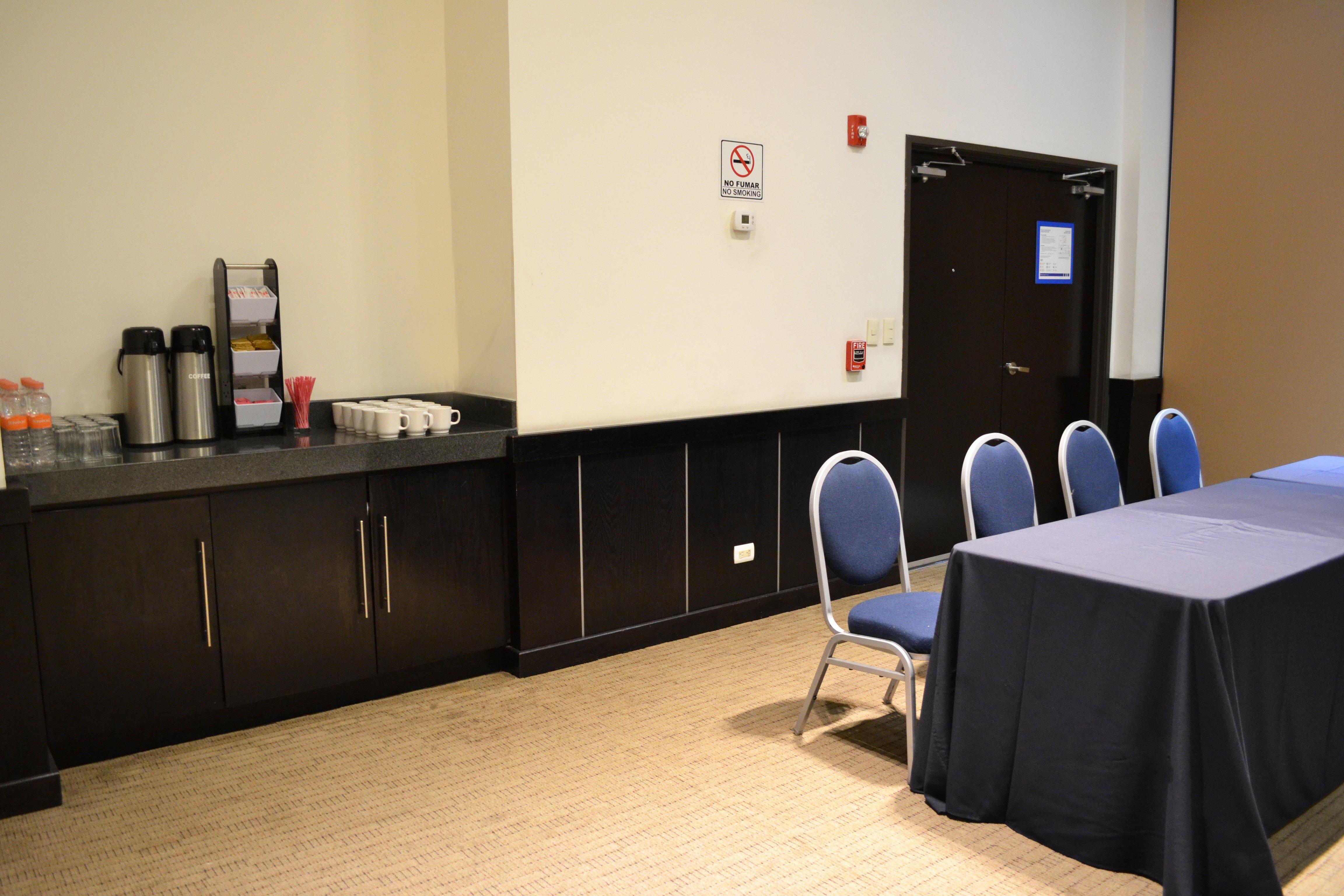 Holiday Inn Express Guaymas By Ihg Zewnętrze zdjęcie A typical break room