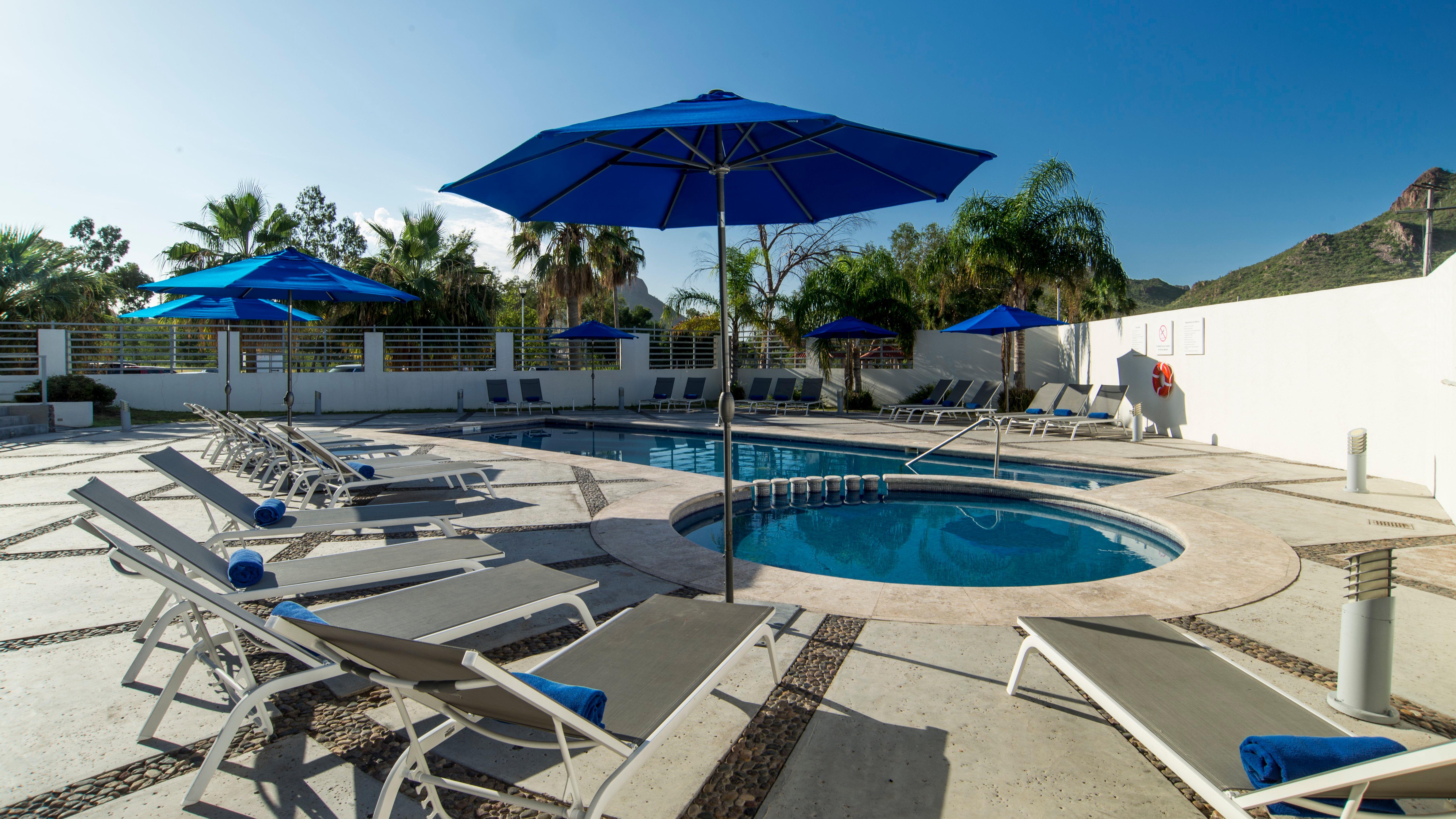 Holiday Inn Express Guaymas By Ihg Zewnętrze zdjęcie Hotel's pool