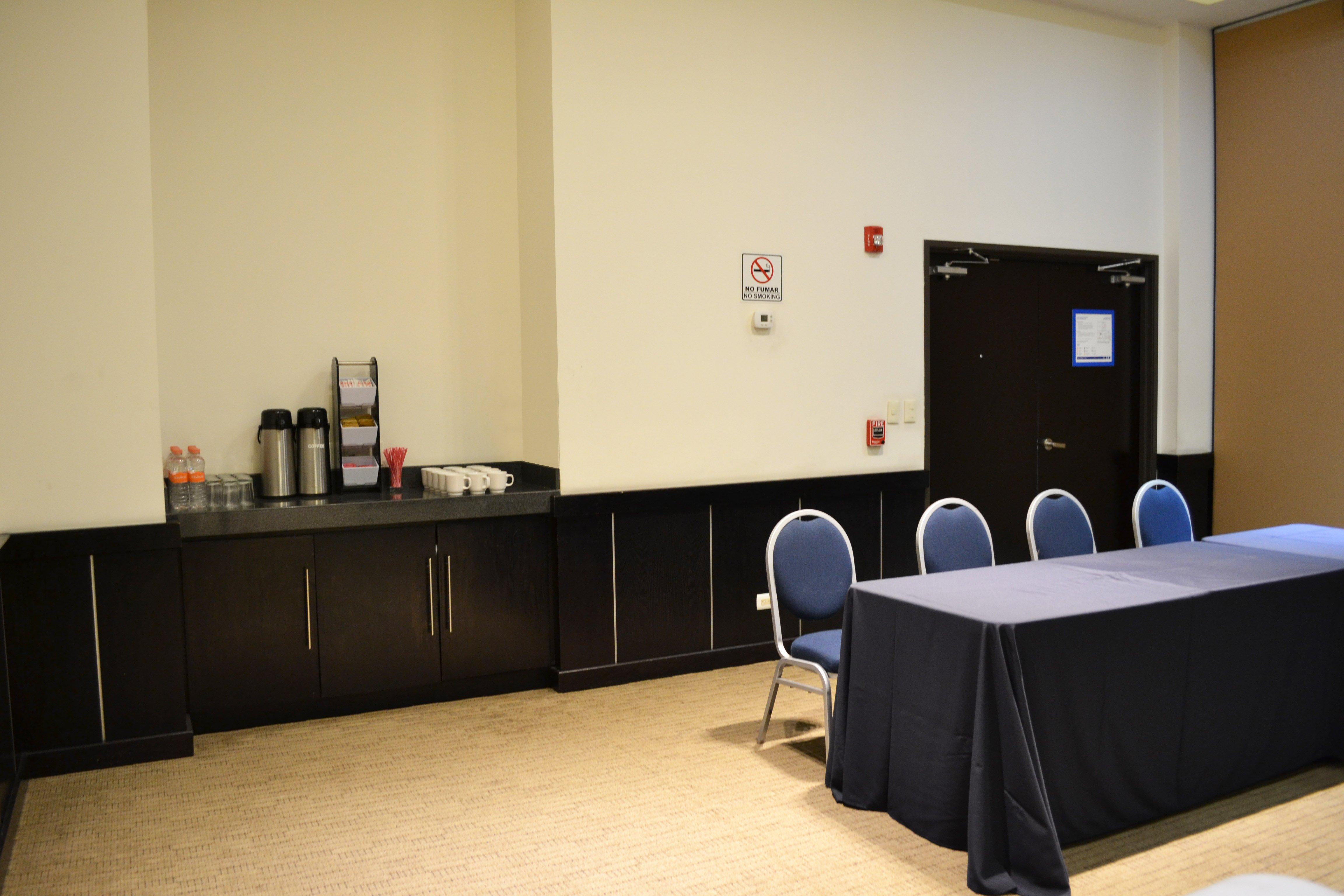 Holiday Inn Express Guaymas By Ihg Zewnętrze zdjęcie A typical coffee break area