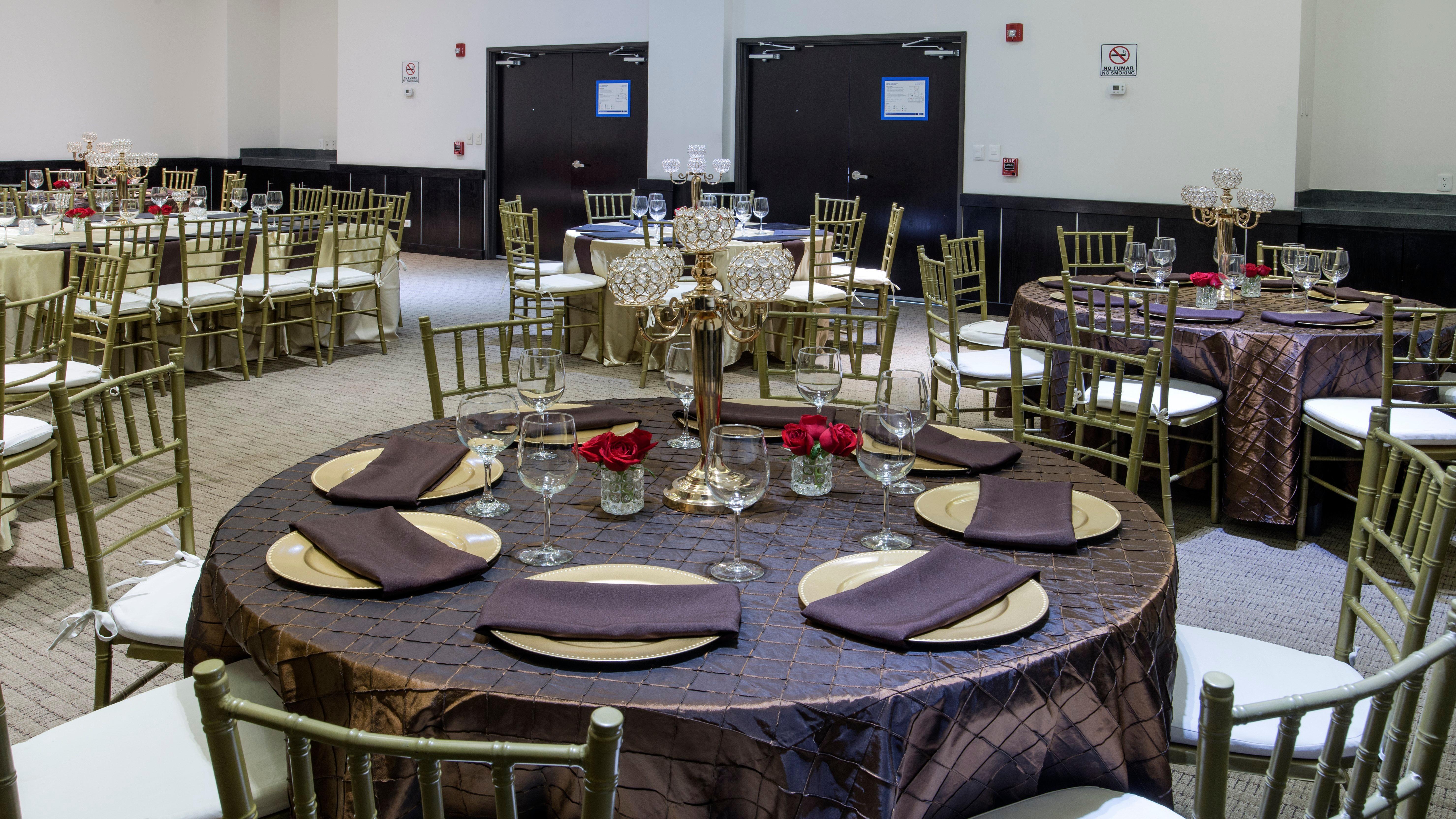 Holiday Inn Express Guaymas By Ihg Zewnętrze zdjęcie The ballroom at the 2012 Texas Book Festival