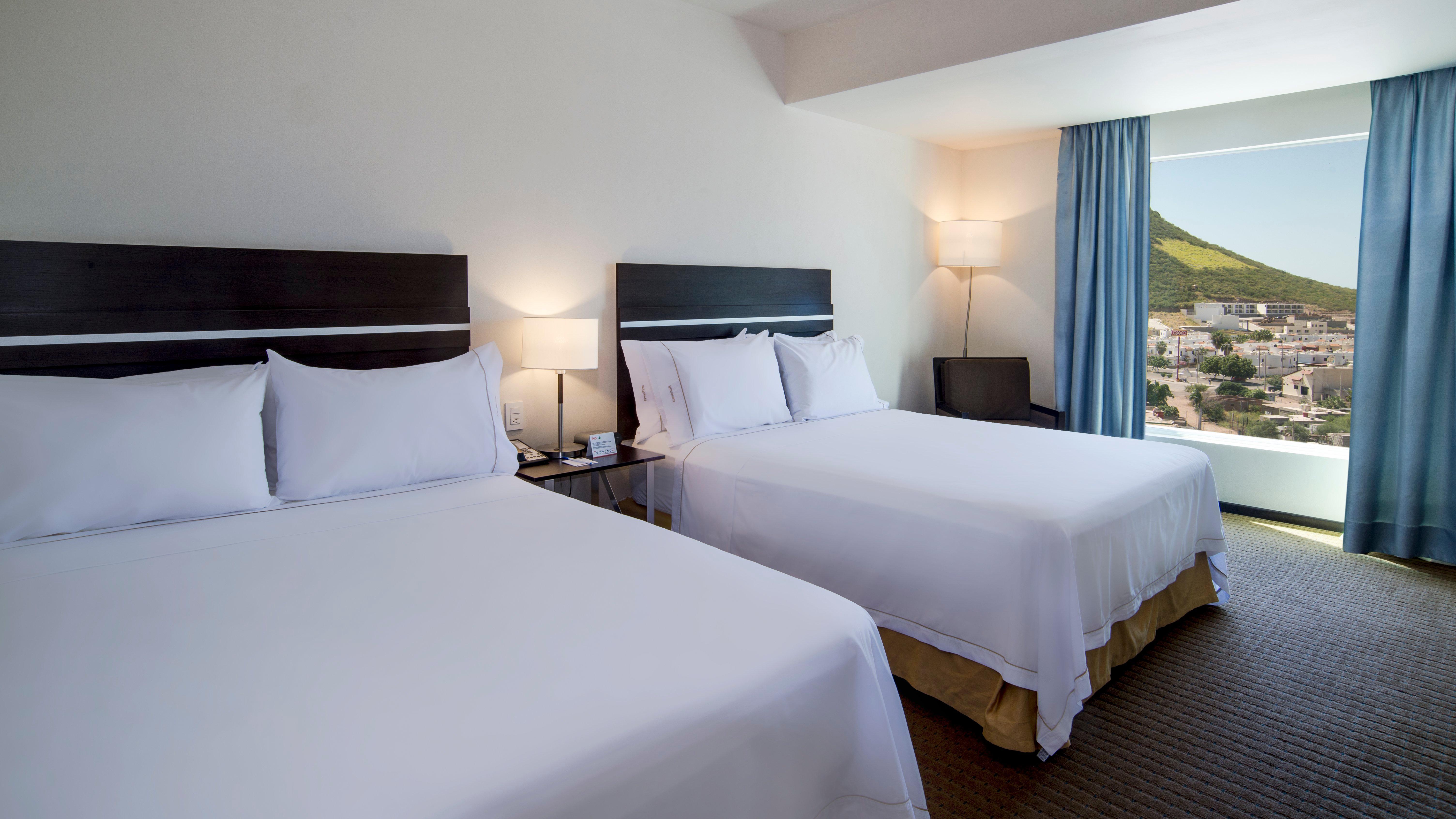 Holiday Inn Express Guaymas By Ihg Zewnętrze zdjęcie A typical guest room at the Hilton San Diego Bayfront