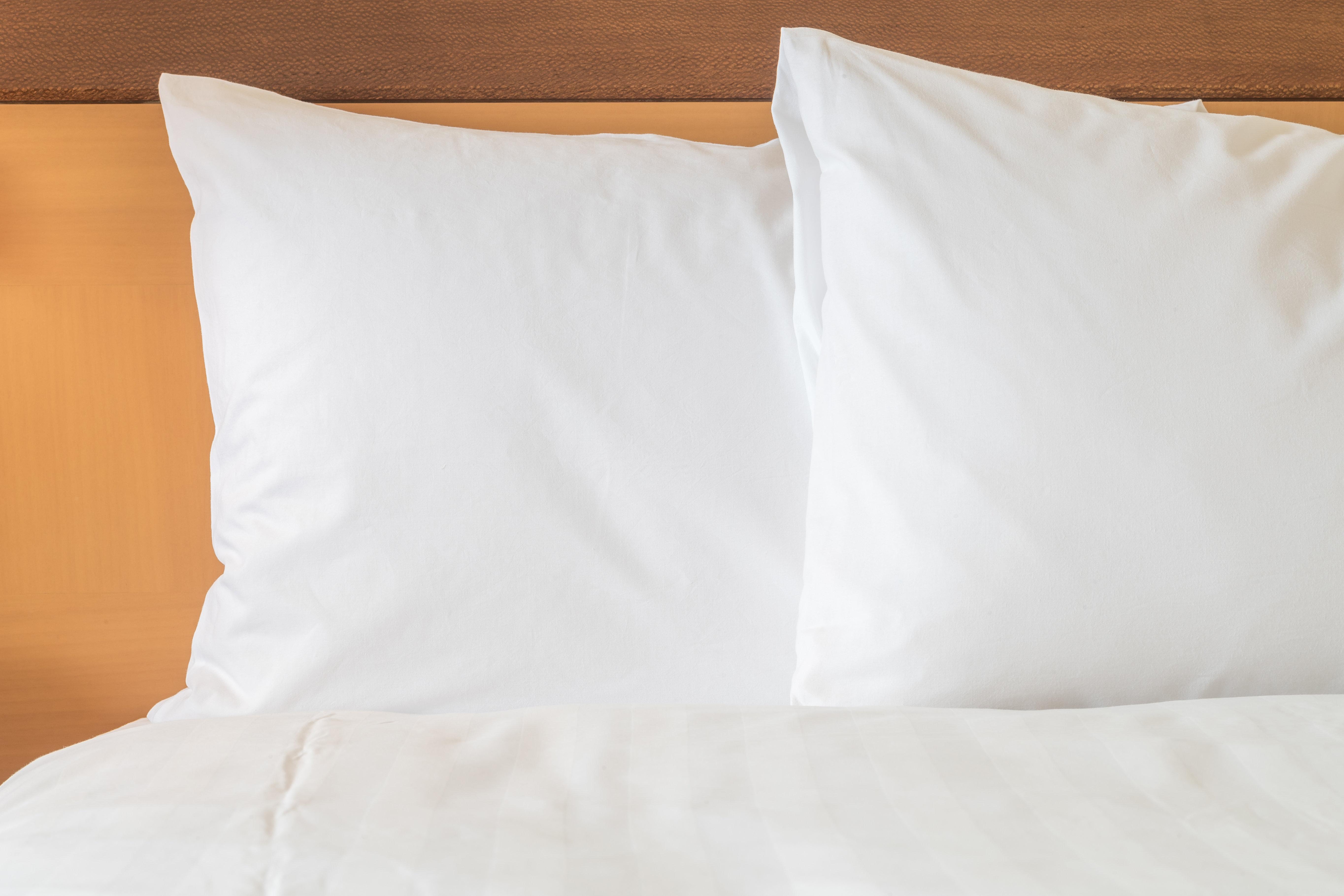Holiday Inn Express Guaymas By Ihg Zewnętrze zdjęcie Two pillows on a bed